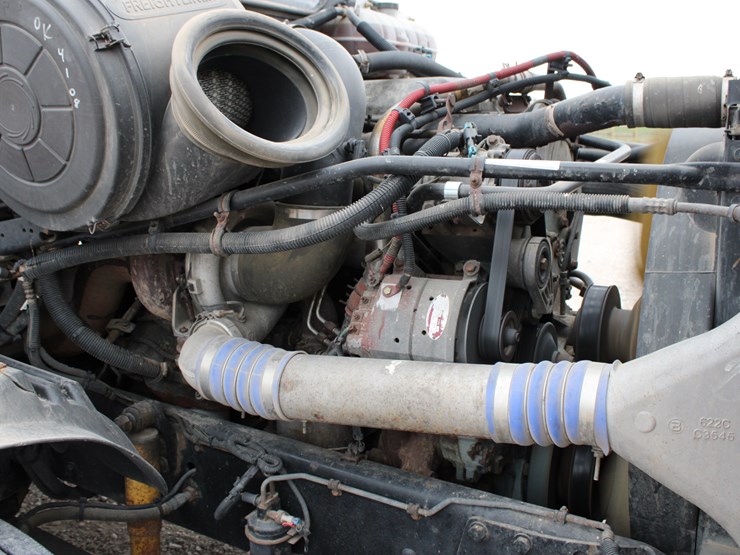 #2063-•-#2063--2006-freightliner-century-classic-s/t-semi-image-22