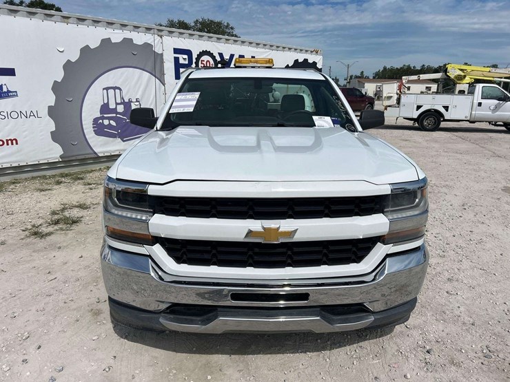 2017-chevrolet-silverado-image-29