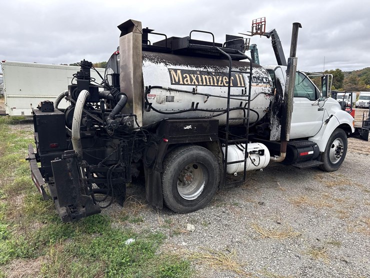 2004-ford-f750-image-3