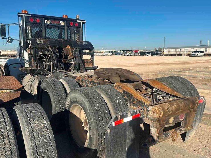 2012-peterbilt-367-image-4