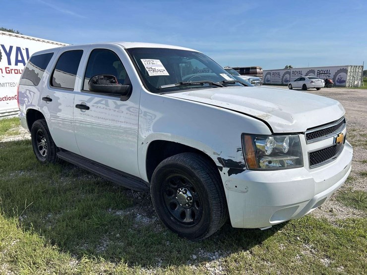 2014-chevrolet-tahoe-image-2