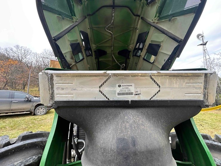 2013-john-deere-6150r-image-30