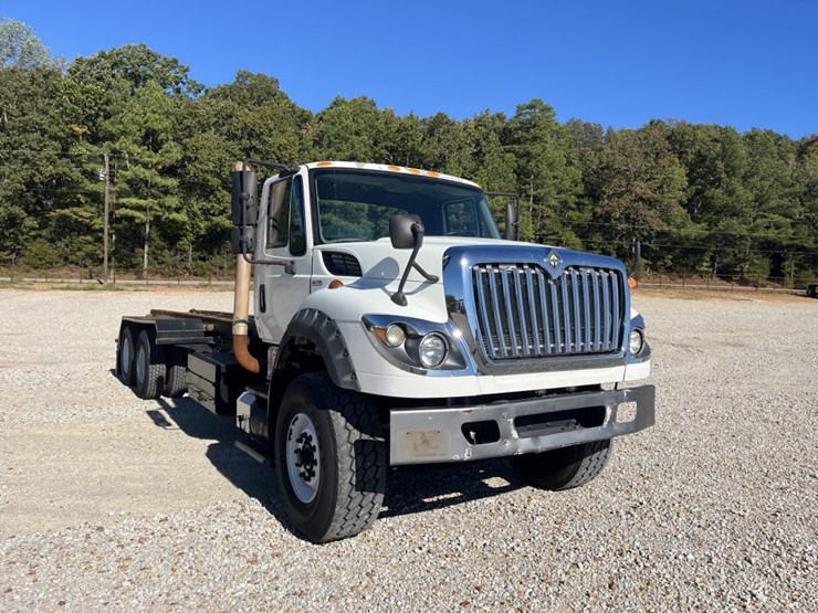 2012-international-7600-image-4