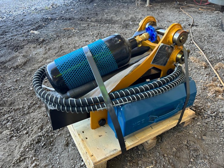 ireh-excavator-breaker-image-2