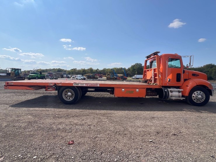 2016-peterbilt-pb337-flatbed-truck-image-5