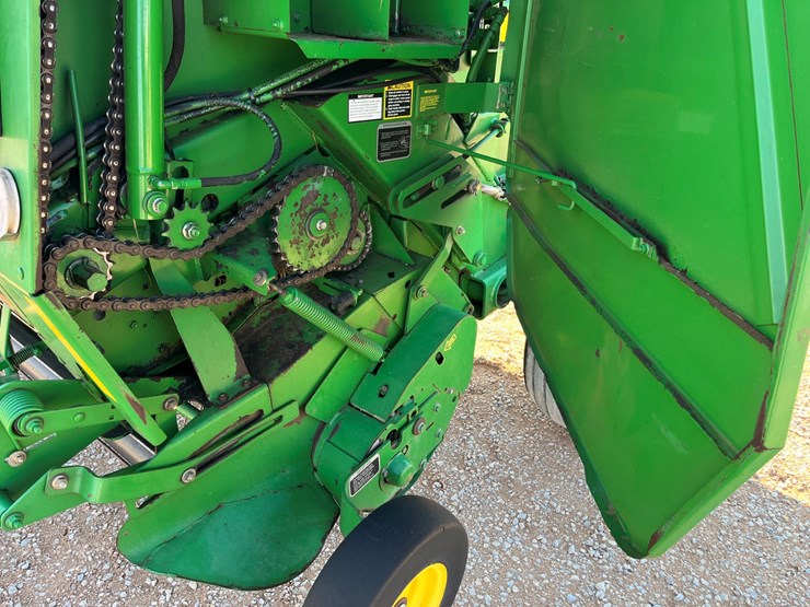 2007-john-deere-568-image-16