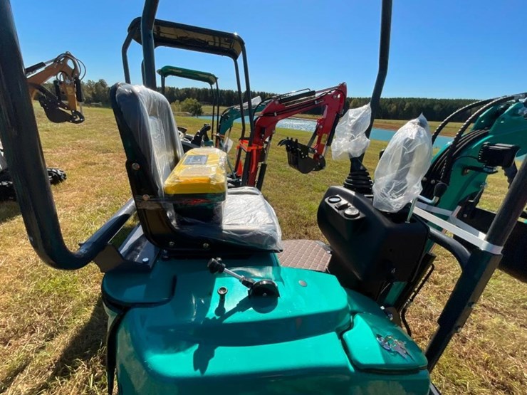 unused-cfg-qk16r-mini-excavator-(rato-15hp-bkt-image-5