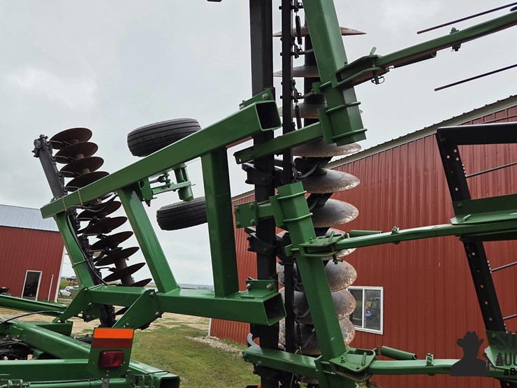 2011-john-deere-637-image-16