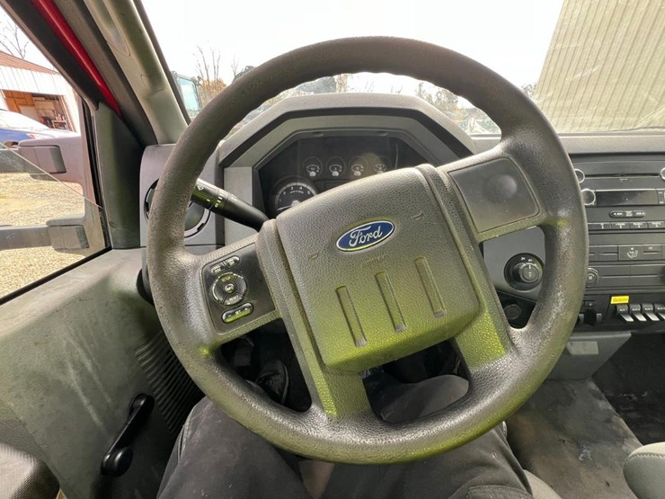 2014-ford-f350-image-24