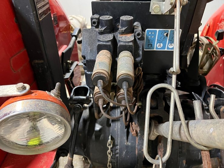 massey-ferguson-243-image-13