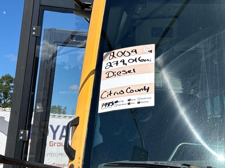 2009-freightliner-b2-image-36