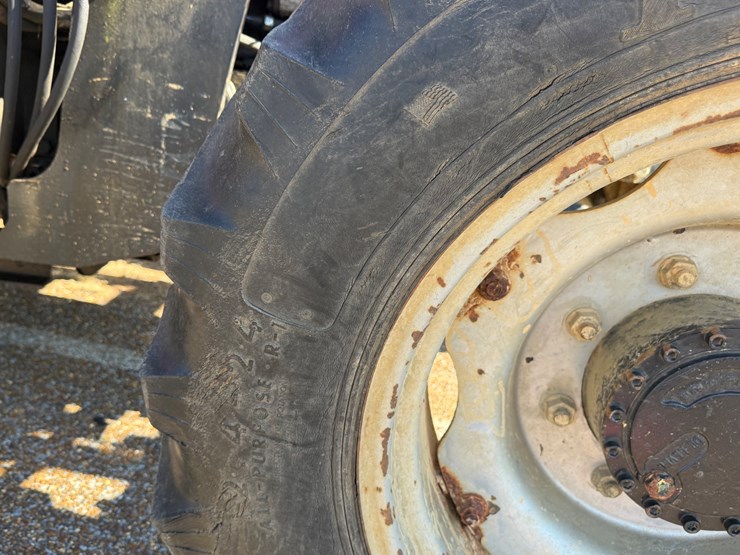 mahindra-8560-image-23