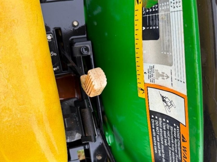 2000-john-deere-4300-image-16