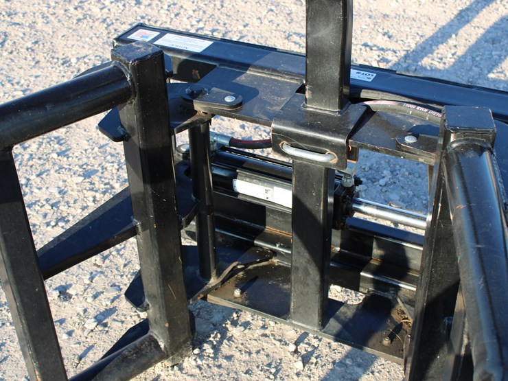 #2098-•-#2098--worksaver-ssbh2072-wrapped-bale-grabber-skid-steer-attach,-like-new-image-13