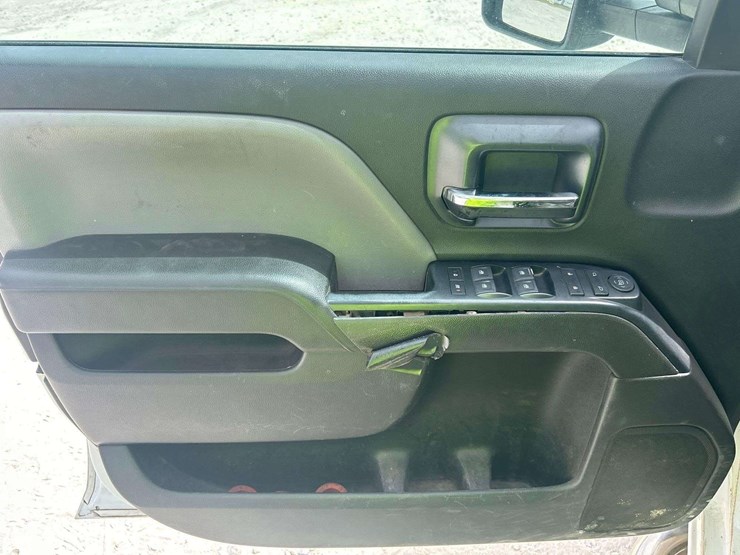 2019-chevrolet-silverado-image-10