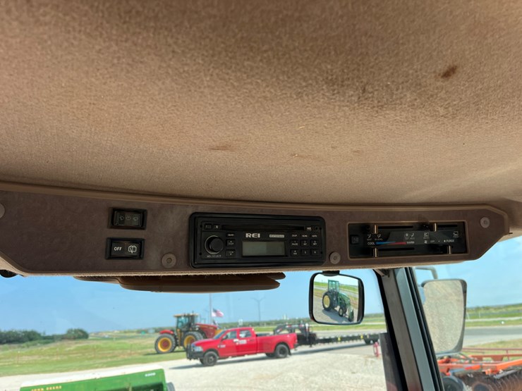 2012-kubota-m135x-image-19