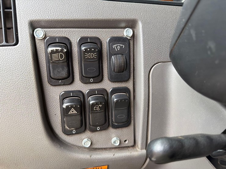 peterbilt-337-image-33