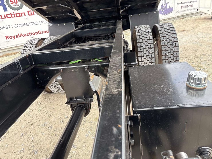 2020-international-mv607-16ft-morgan-dump-truck-image-19