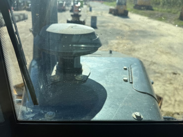 deere-650k-xlt-image-32