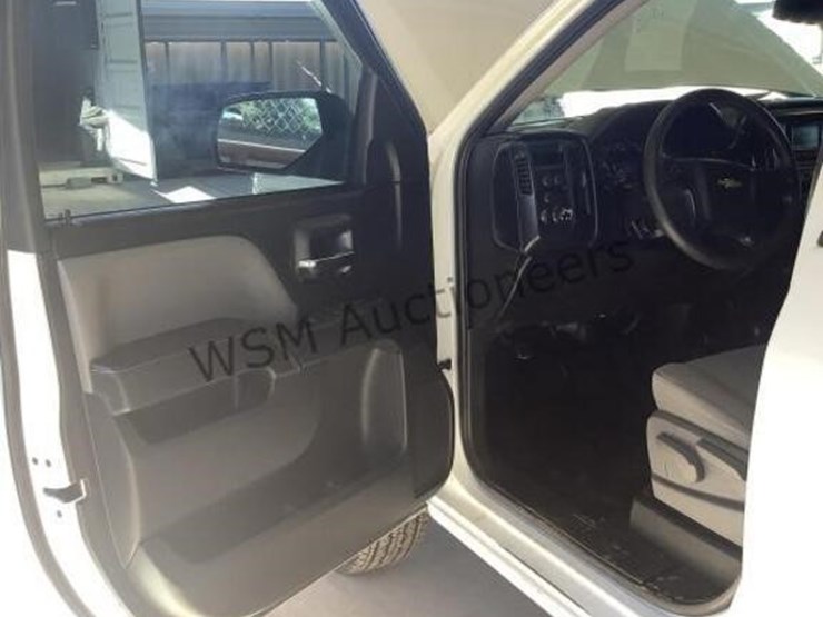 2015-chevrolet-silverado-1500-image-21