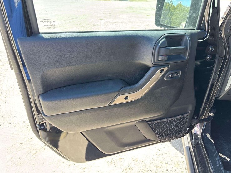 2016-jeep-wrangler-image-10