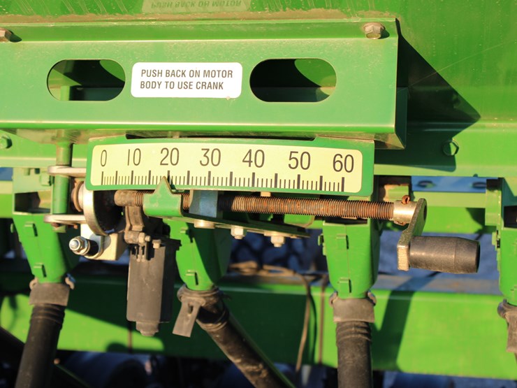 john-deere-1590-image-16