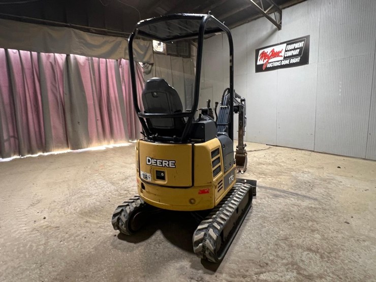 2015-deere-17g-image-5