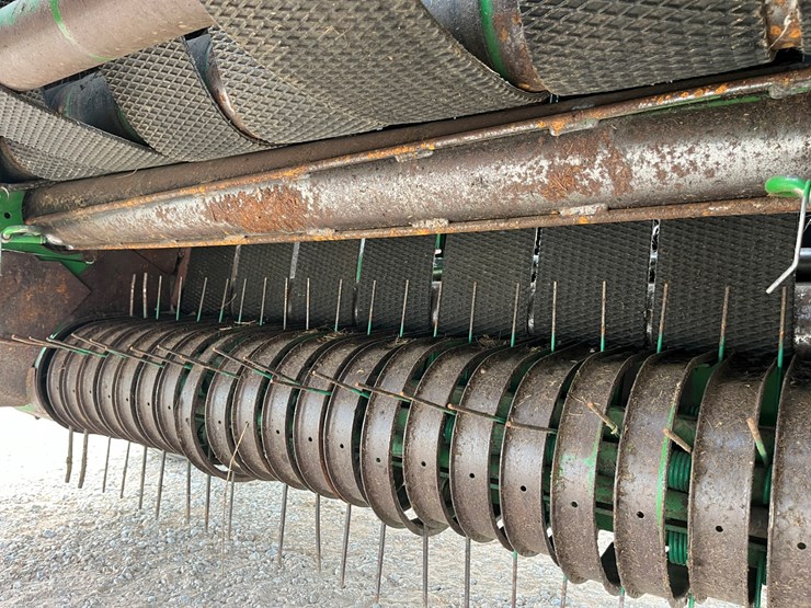 2000-john-deere-567-image-16