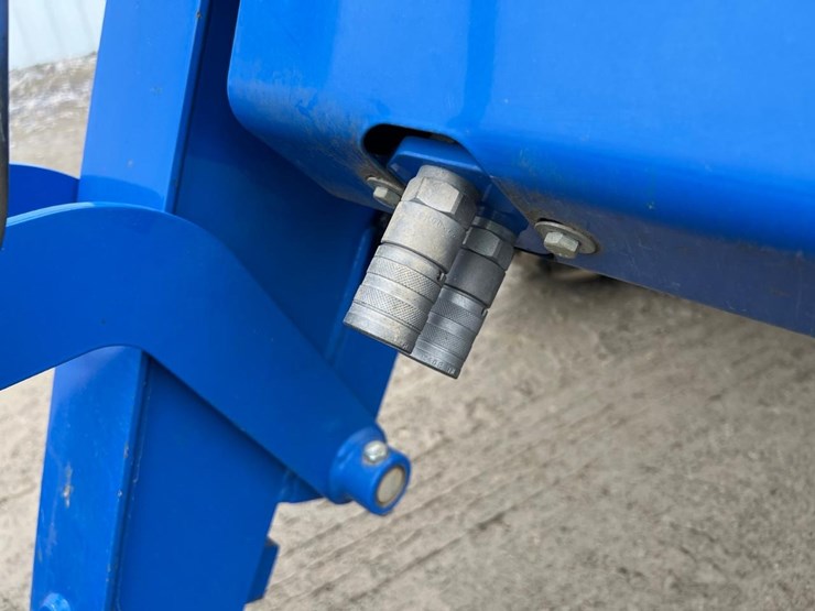 2017-new-holland-t4.75-image-11