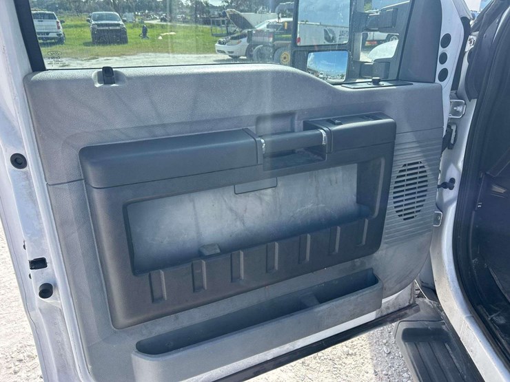 2015-ford-f350-image-13