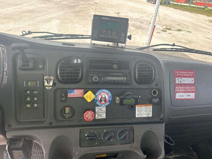 2016-freightliner-m2-106-altec-am50-50ft-bucket-truck-image-18