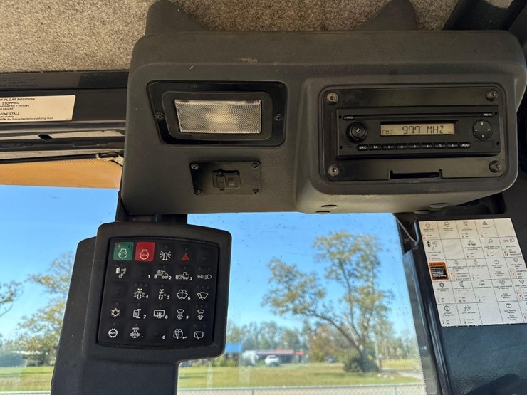 2014-deere-672g-image-28