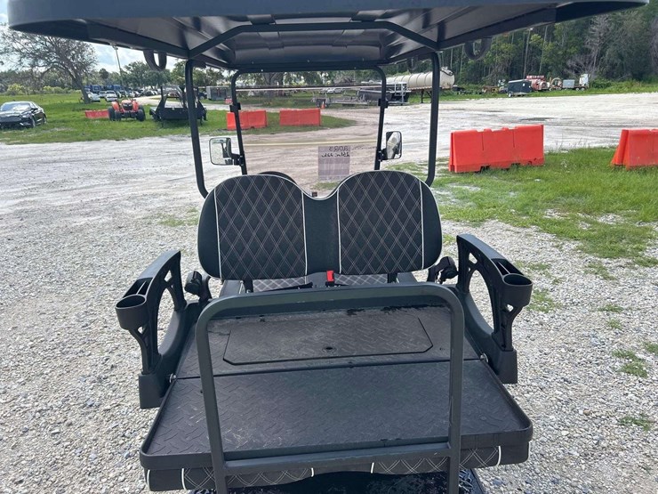 2023-vivid-ev-electric-cart-image-15