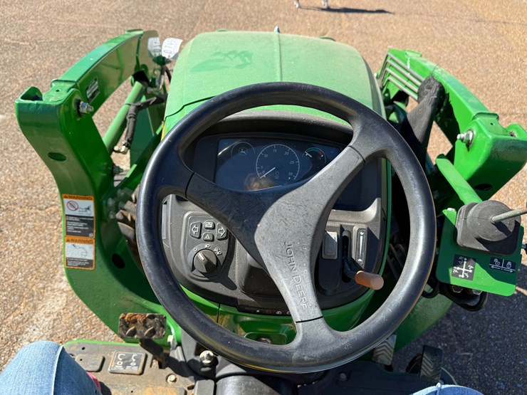 john-deere-3025e-image-28