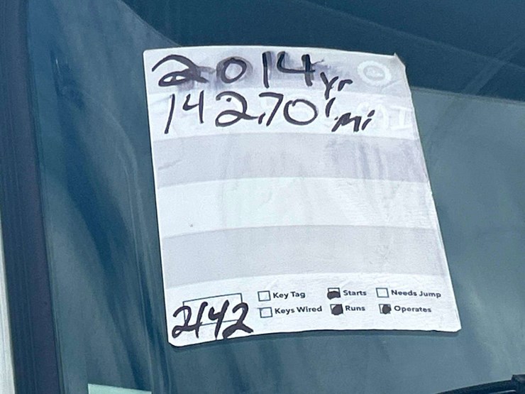 2014-mack-cxu613-t/a-wet-kit-day-cab-truck-tractor-image-24