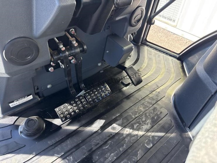 deere-310l-ep-image-41