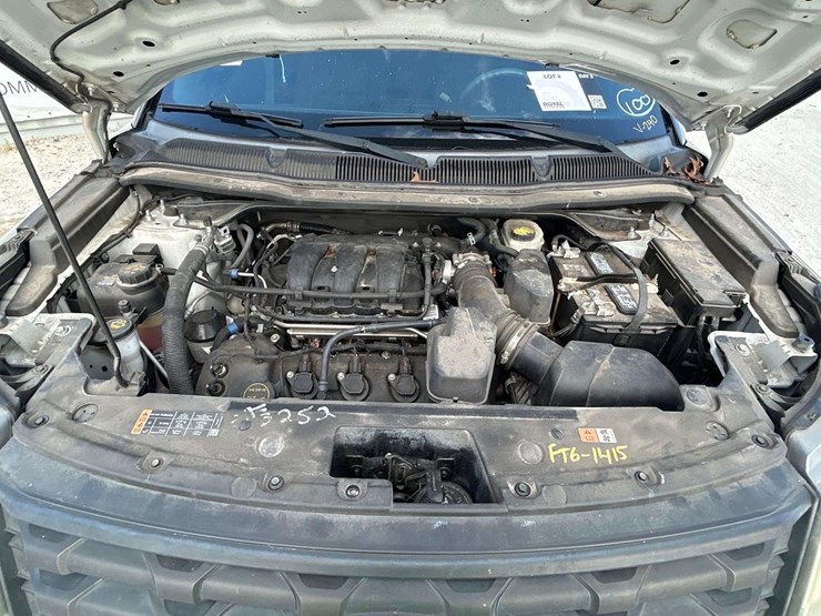 2016-ford-explorer-image-7