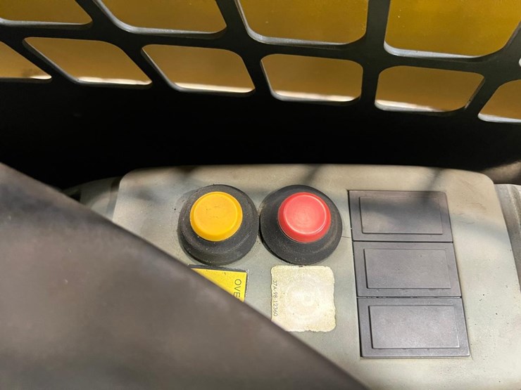 komatsu-sk1020-image-23