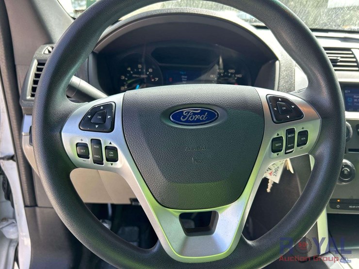 2014-ford-explorer-image-13