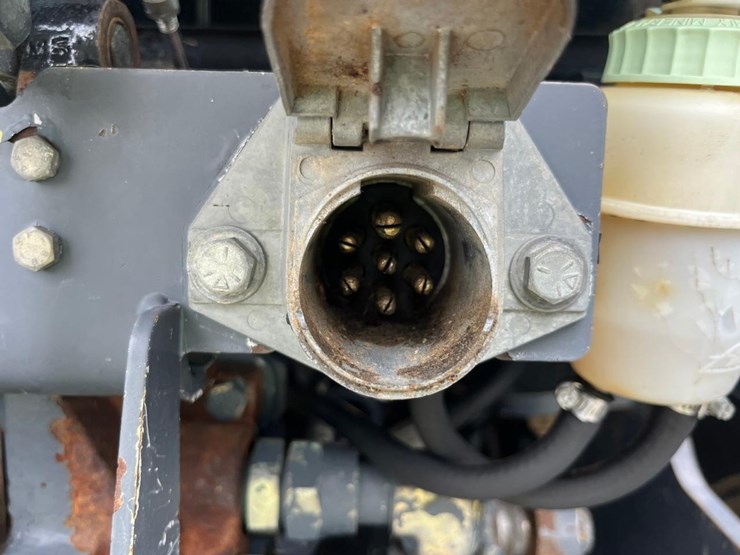 new-holland-tv140-image-18