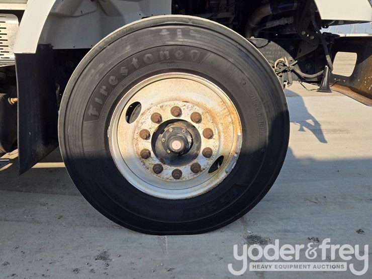 2009-international-7300-image-14