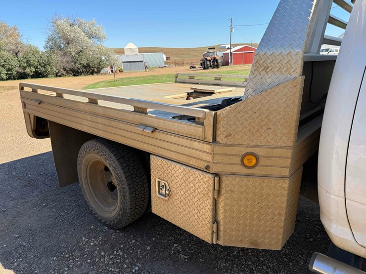 2015-dodge-3500hd-image-7