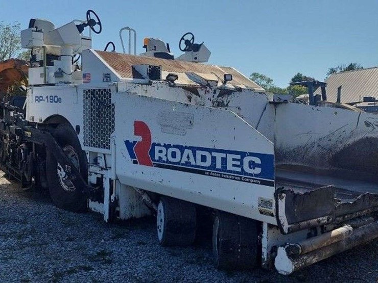 2017-roadtec-wheel-asphalt-paver-w/omini4-image-5