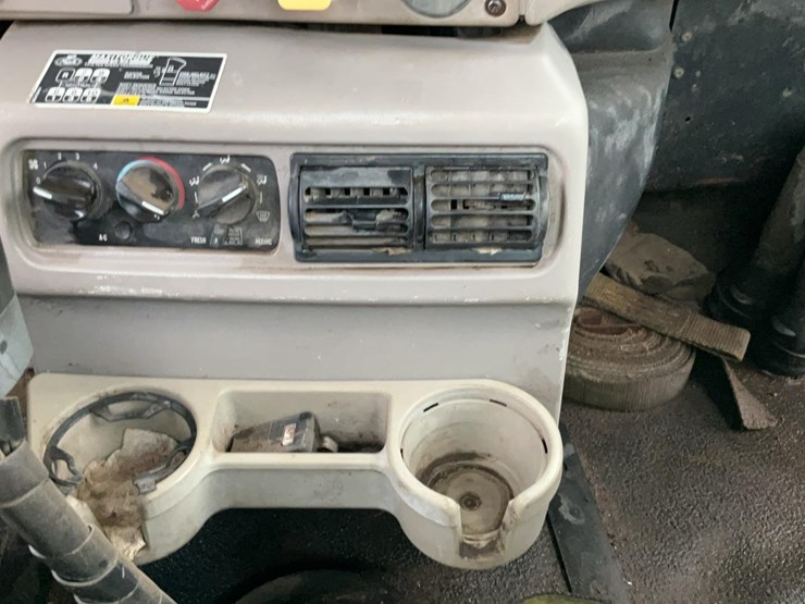 2004-mack-chn613-image-31