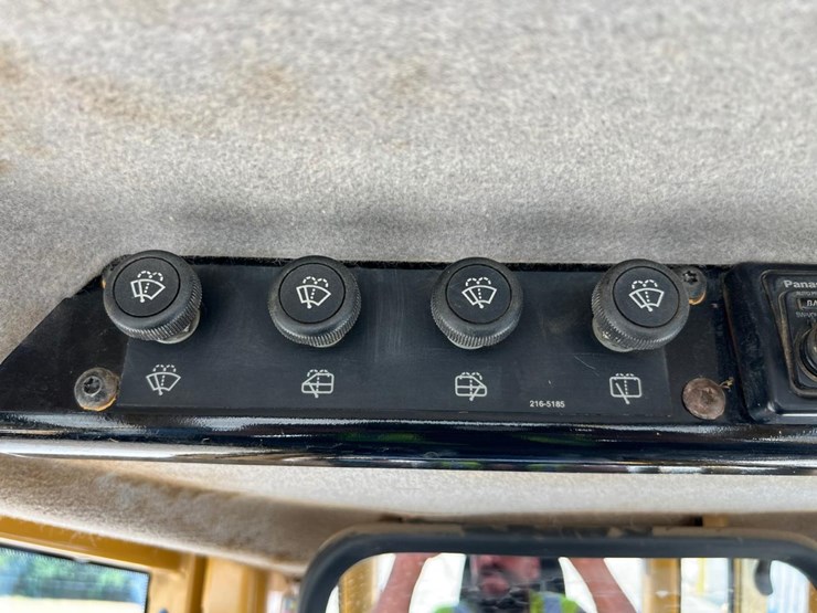 caterpillar-d5n-lgp-image-38