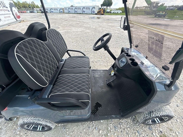 2023-vivid-ev-electric-cart-image-11