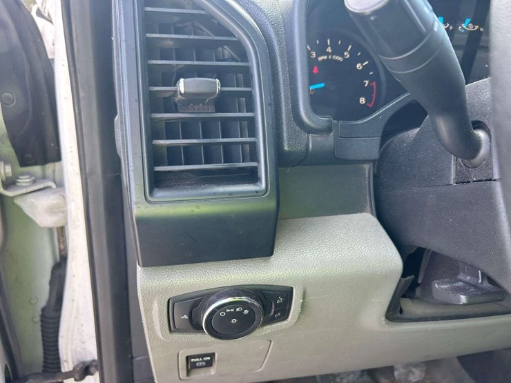 2016-ford-f150-image-15