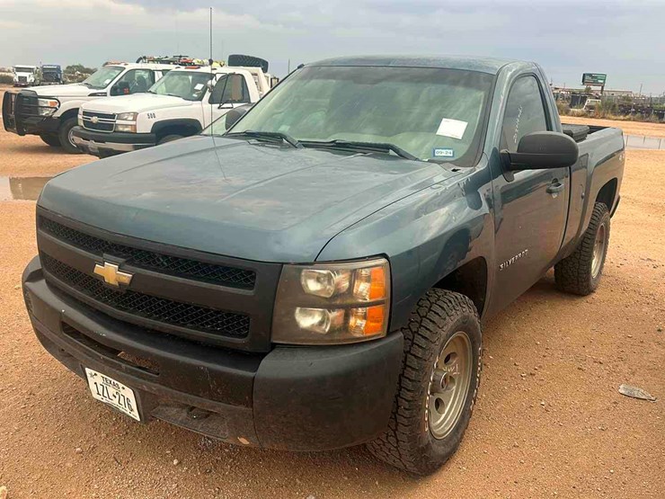 2011-chevrolet-silverado-1500-image-1