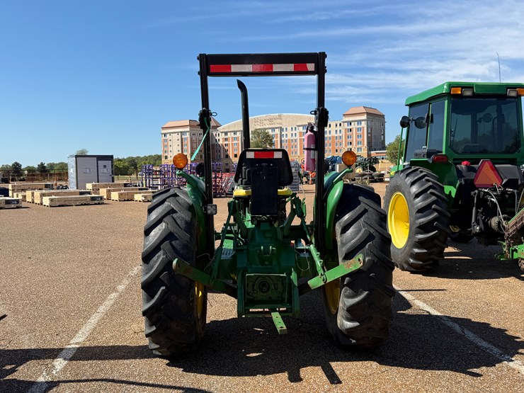 john-deere-2155-image-4