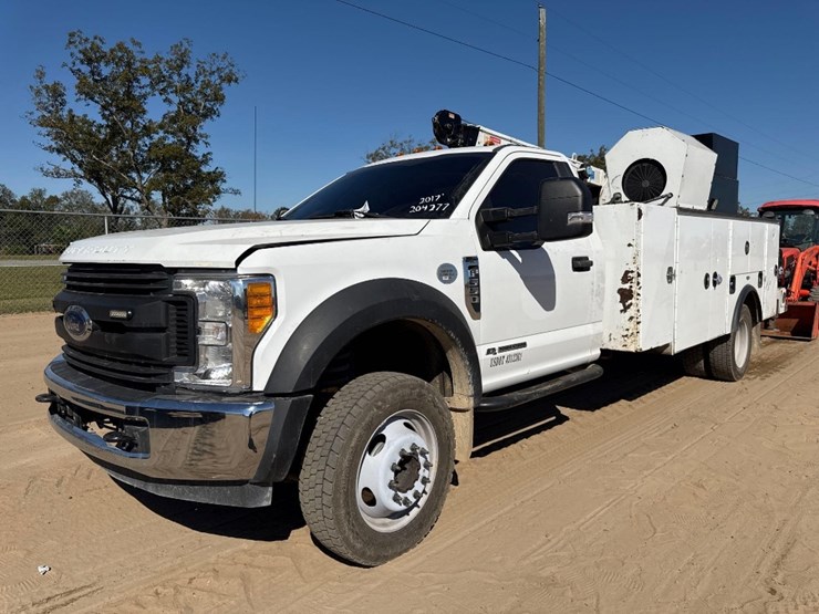 2017-ford-f550-xl-image-2